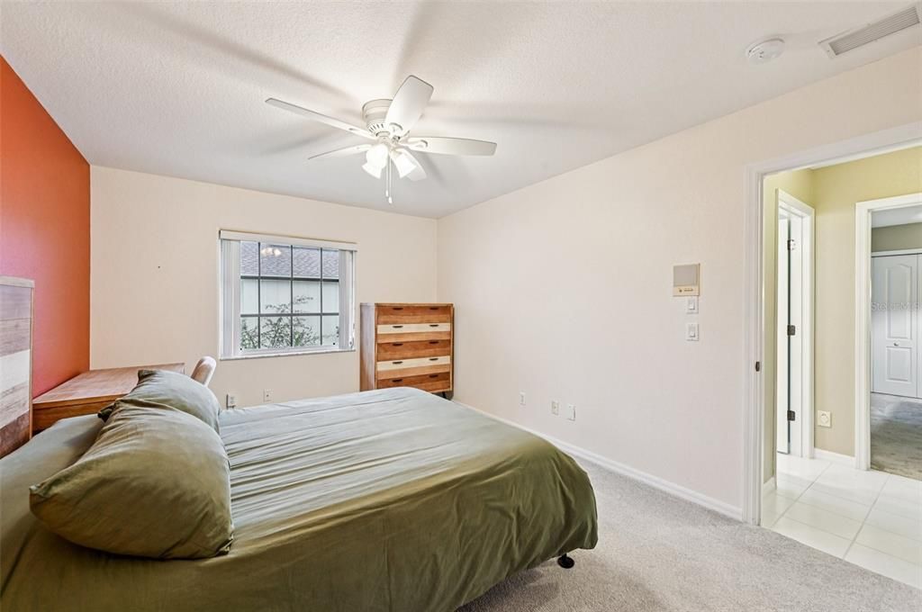 Под контрактом: $497,500 (3 спален, 2 ванн, 2328 Квадратных фут)