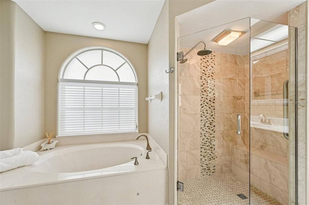 Под контрактом: $497,500 (3 спален, 2 ванн, 2328 Квадратных фут)