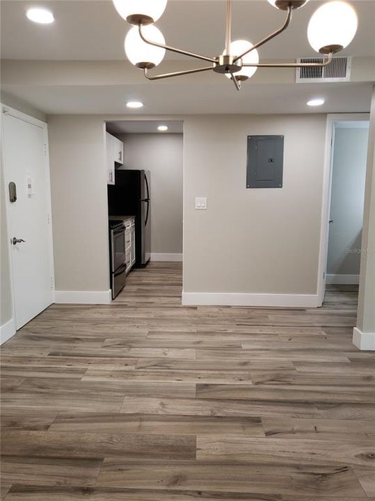 For Sale: $239,900 (1 beds, 1 baths, 728 Square Feet)