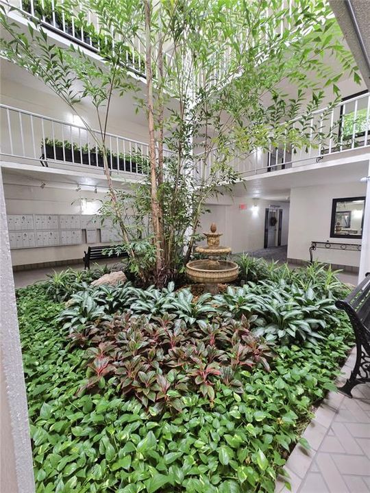 For Sale: $239,900 (1 beds, 1 baths, 728 Square Feet)