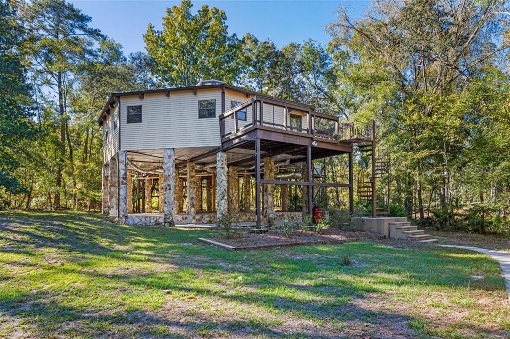 For Sale: $384,999 (3 beds, 2 baths, 1741 Square Feet)