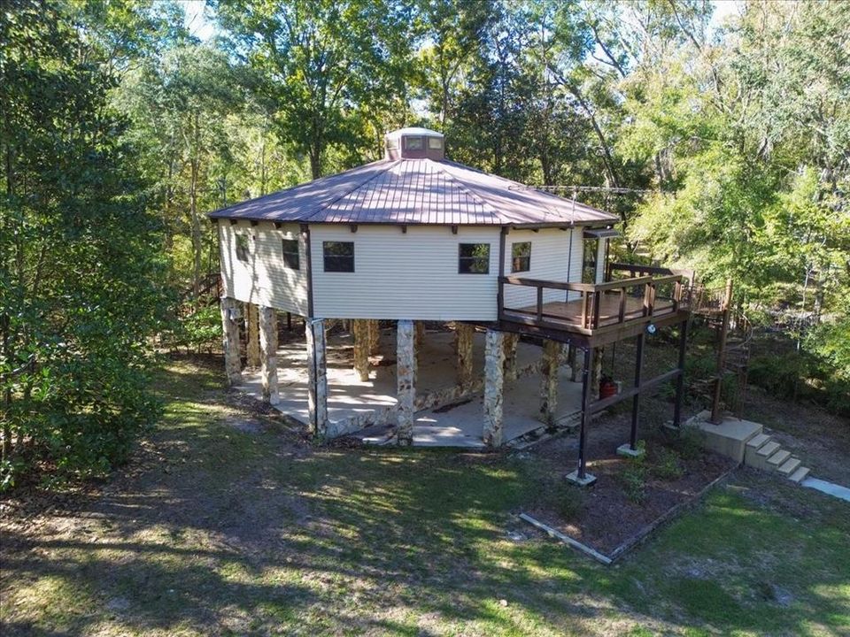 For Sale: $384,999 (3 beds, 2 baths, 1741 Square Feet)