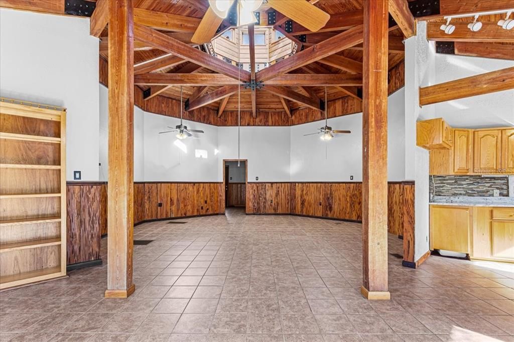 For Sale: $384,999 (3 beds, 2 baths, 1741 Square Feet)