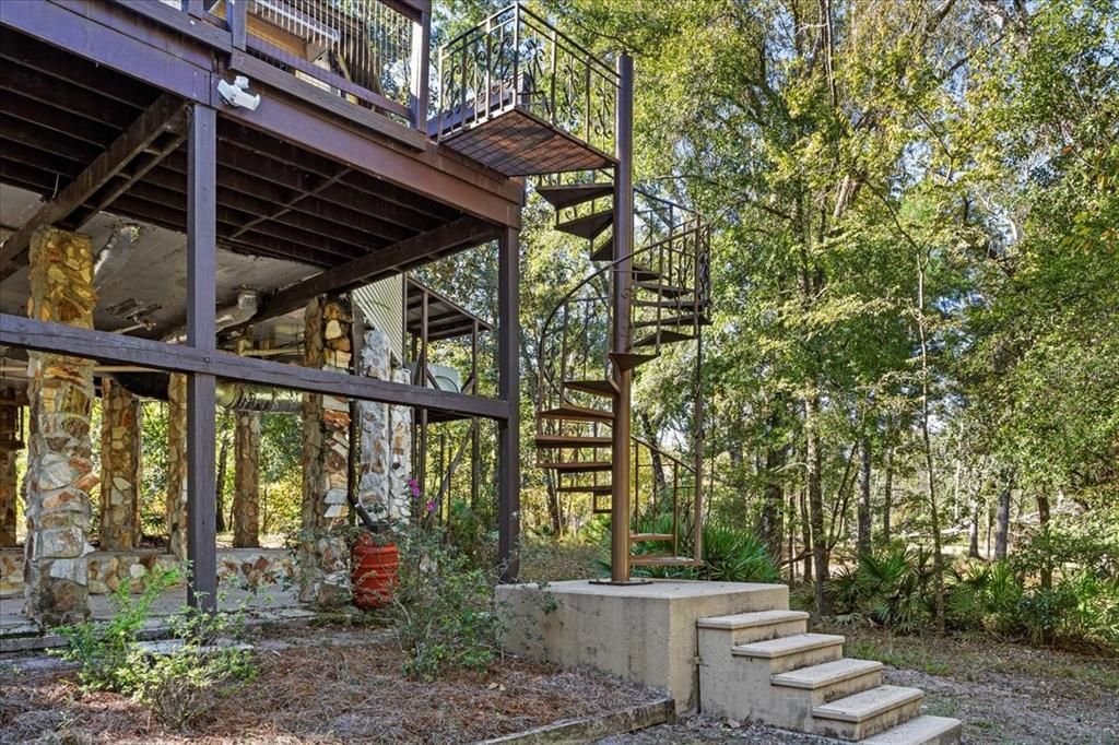 For Sale: $384,999 (3 beds, 2 baths, 1741 Square Feet)