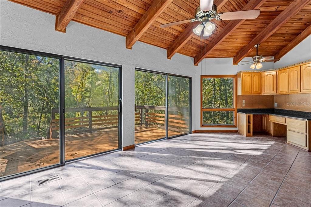 For Sale: $384,999 (3 beds, 2 baths, 1741 Square Feet)