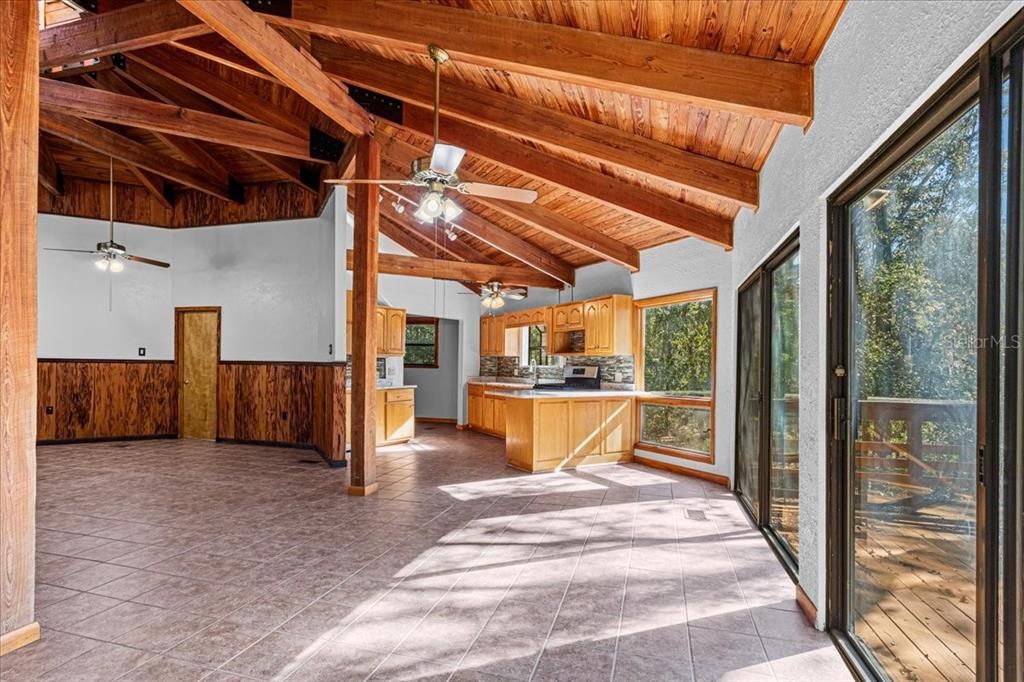 For Sale: $384,999 (3 beds, 2 baths, 1741 Square Feet)