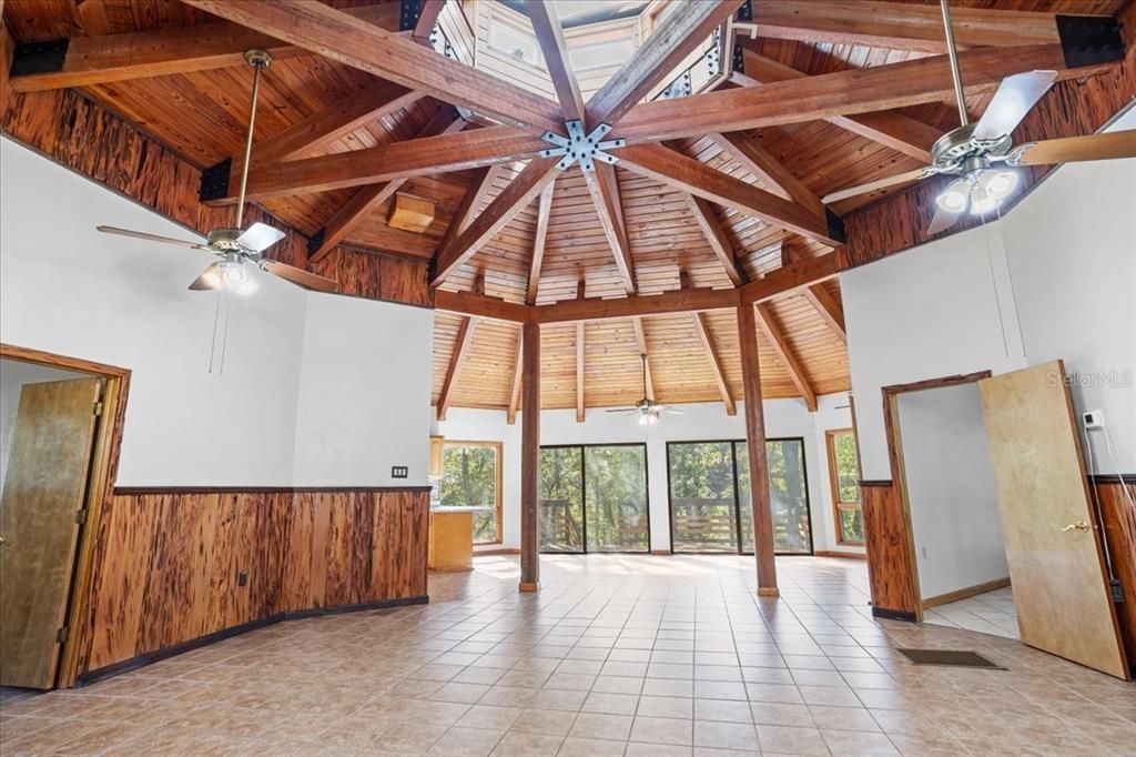 For Sale: $384,999 (3 beds, 2 baths, 1741 Square Feet)