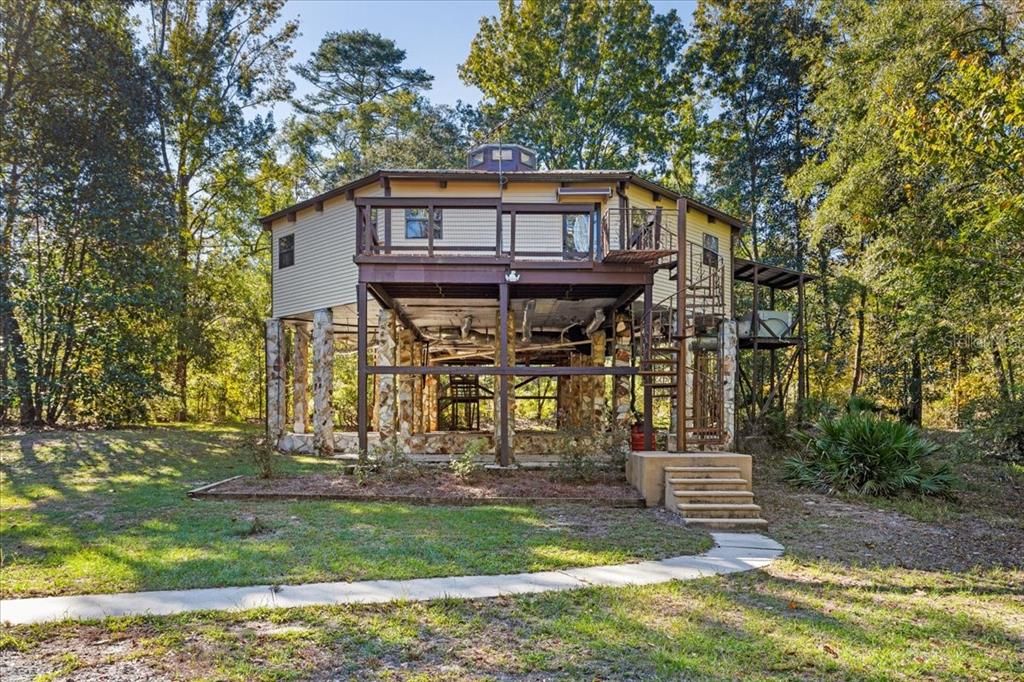 For Sale: $384,999 (3 beds, 2 baths, 1741 Square Feet)