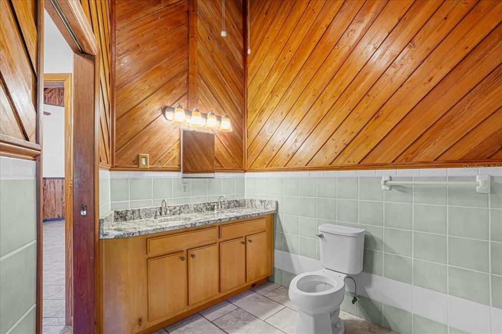 For Sale: $384,999 (3 beds, 2 baths, 1741 Square Feet)