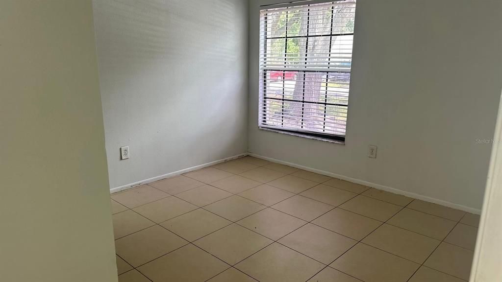 For Sale: $195,000 (3 beds, 2 baths, 1176 Square Feet)