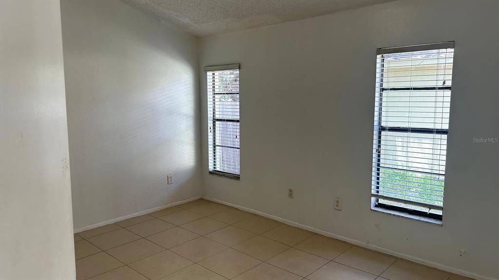 For Sale: $195,000 (3 beds, 2 baths, 1176 Square Feet)