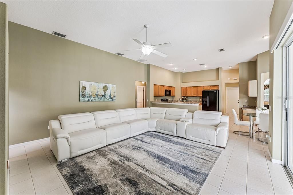 На продажу: $649,900 (4 спален, 3 ванн, 2793 Квадратных фут)