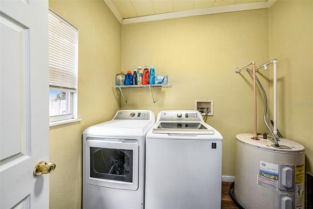 Active With Contract: $265,000 (3 beds, 2 baths, 1288 Square Feet)