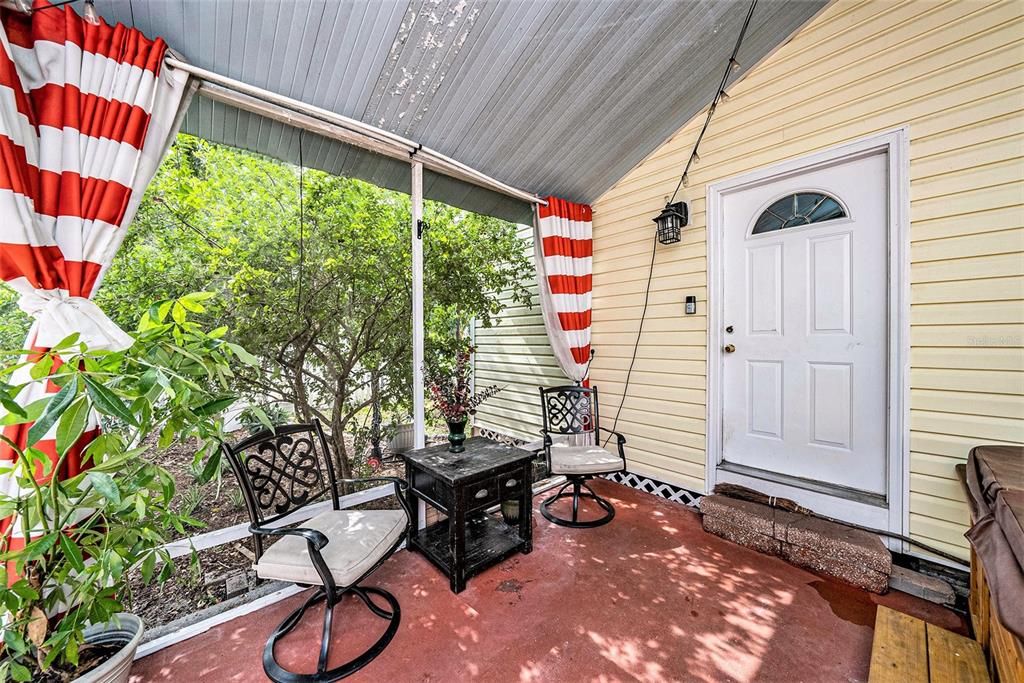 Active With Contract: $265,000 (3 beds, 2 baths, 1288 Square Feet)