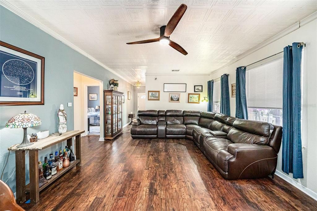 Active With Contract: $265,000 (3 beds, 2 baths, 1288 Square Feet)