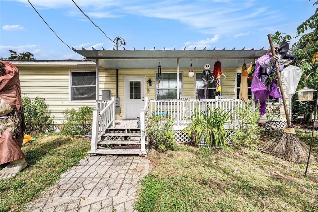 Active With Contract: $265,000 (3 beds, 2 baths, 1288 Square Feet)