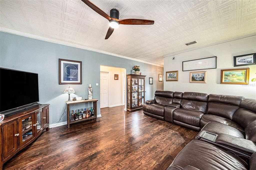 Active With Contract: $265,000 (3 beds, 2 baths, 1288 Square Feet)