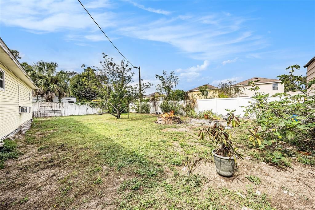 Active With Contract: $265,000 (3 beds, 2 baths, 1288 Square Feet)