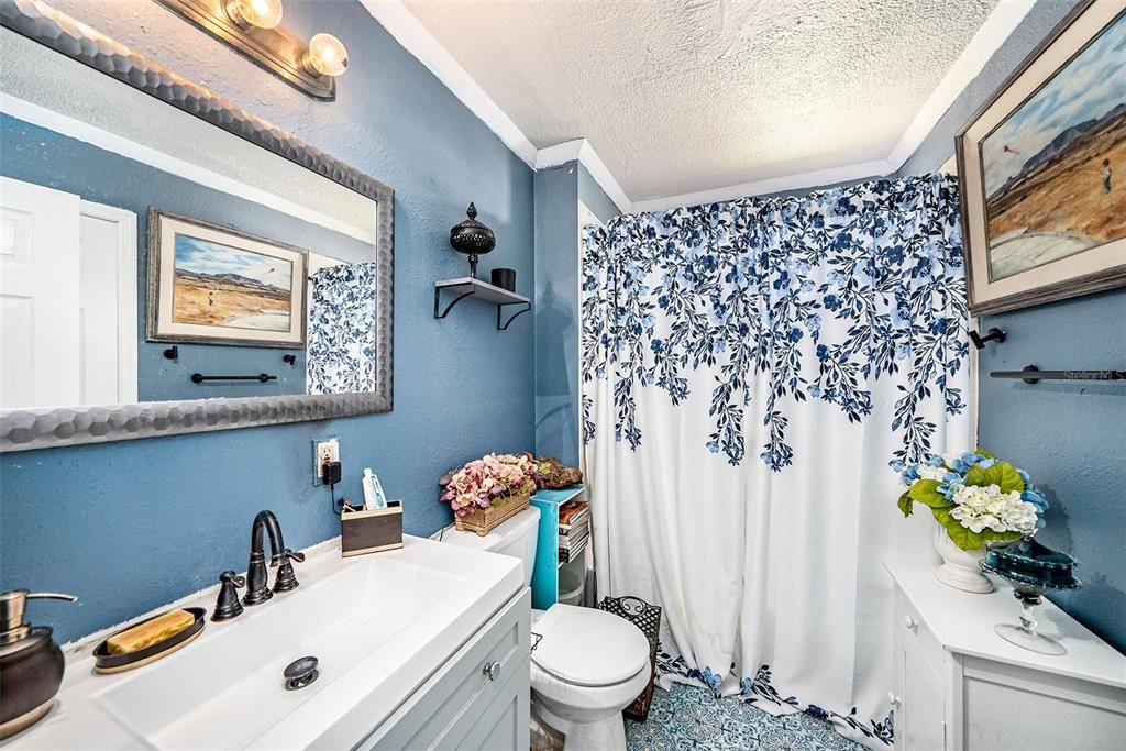 Active With Contract: $265,000 (3 beds, 2 baths, 1288 Square Feet)