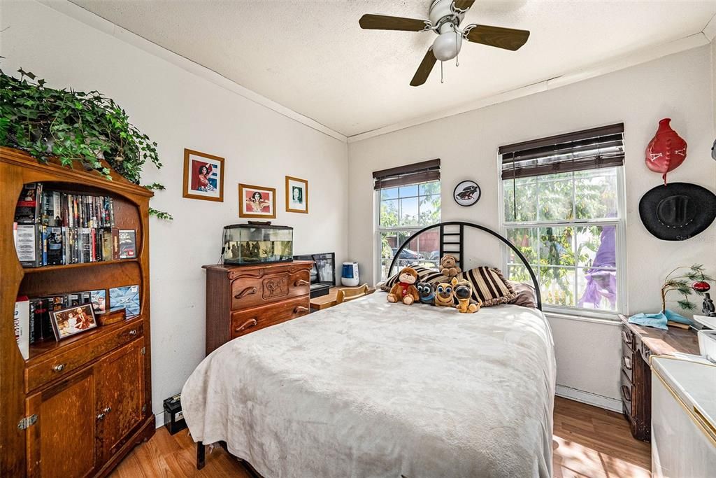 Active With Contract: $265,000 (3 beds, 2 baths, 1288 Square Feet)