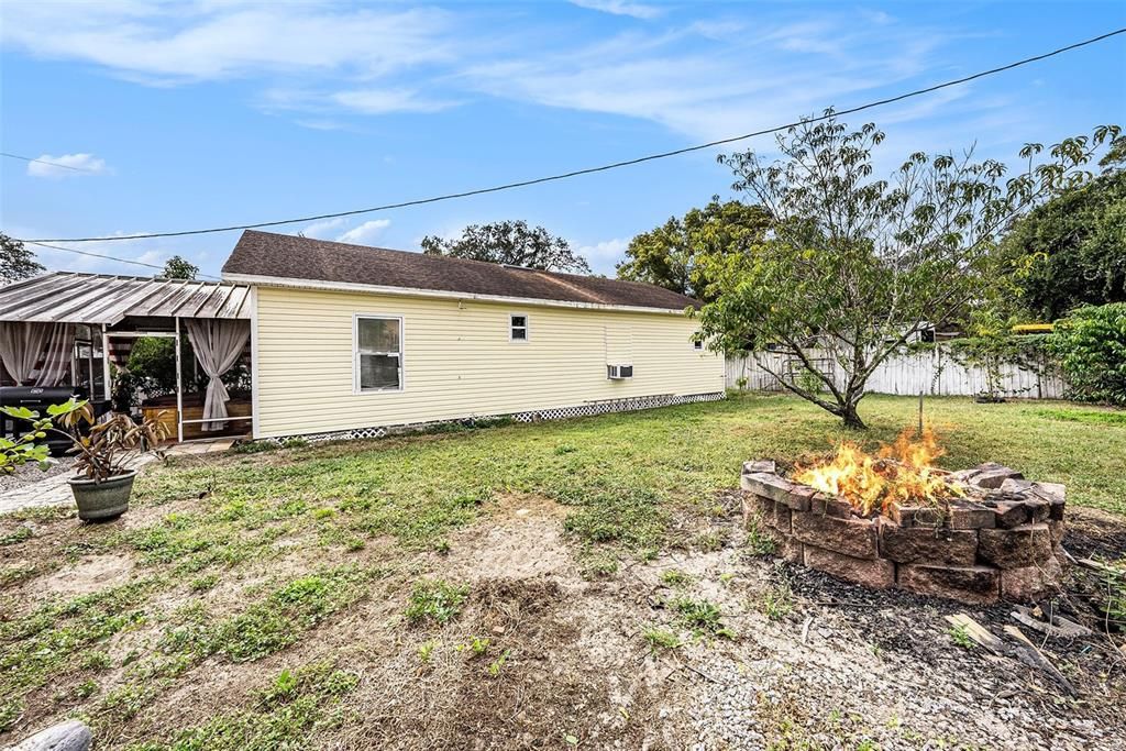 Active With Contract: $265,000 (3 beds, 2 baths, 1288 Square Feet)