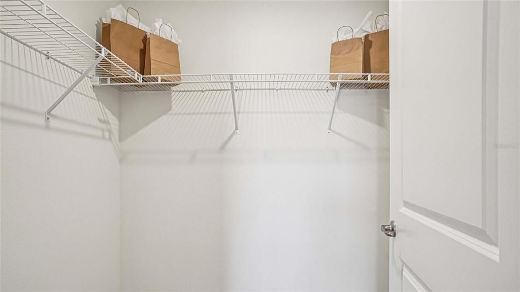 合同活跃: $259,990 (3 贝兹, 2 浴室, 1328 平方英尺)