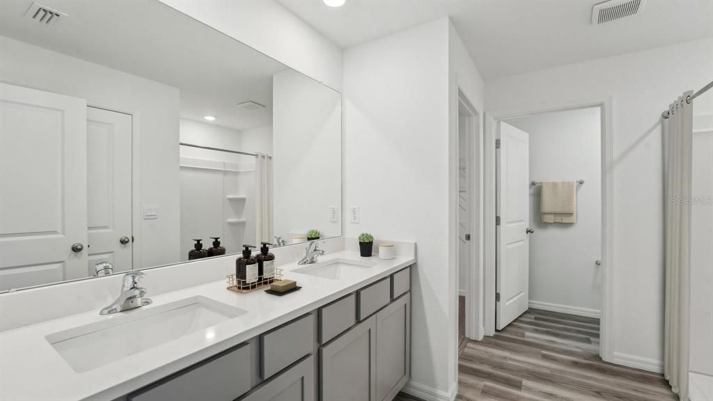 Active With Contract: $374,990 (5 beds, 3 baths, 2077 Square Feet)