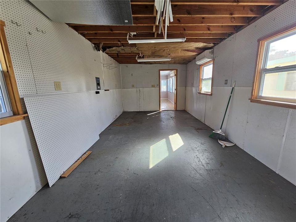 待售: $110,000 (2 贝兹, 1 浴室, 1258 平方英尺)