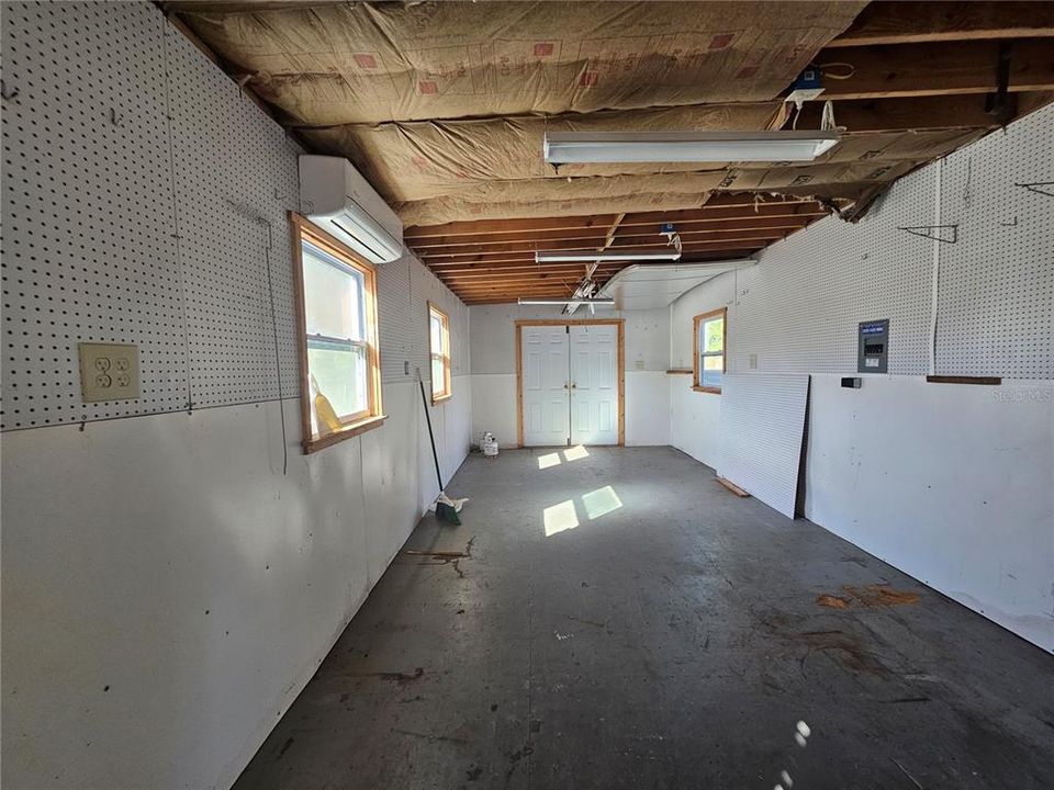 待售: $110,000 (2 贝兹, 1 浴室, 1258 平方英尺)