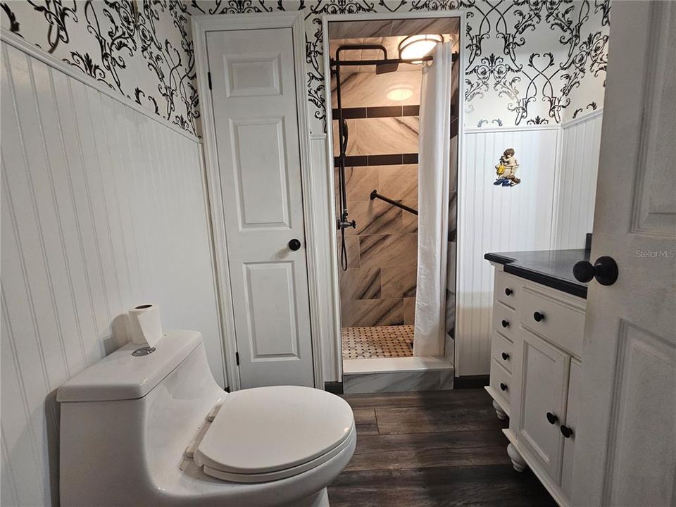 待售: $110,000 (2 贝兹, 1 浴室, 1258 平方英尺)