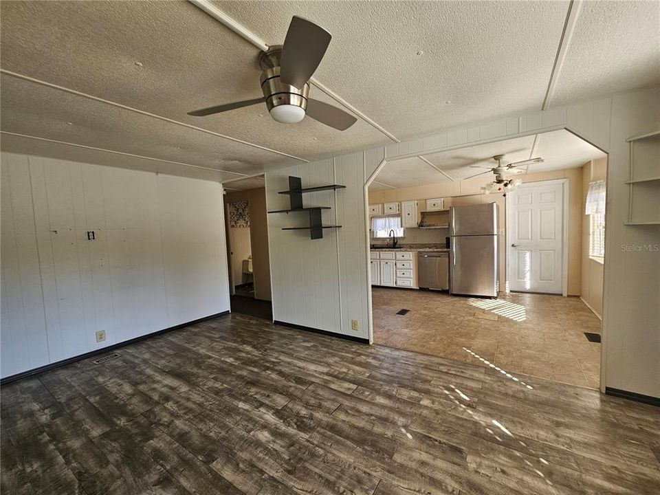 待售: $110,000 (2 贝兹, 1 浴室, 1258 平方英尺)