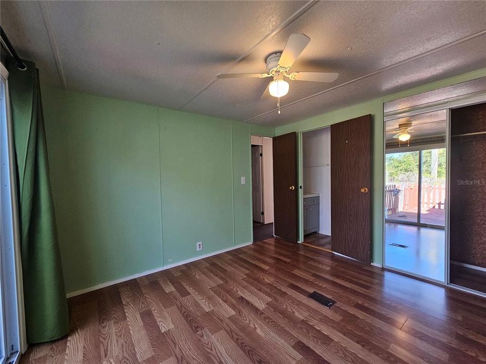 待售: $110,000 (2 贝兹, 1 浴室, 1258 平方英尺)