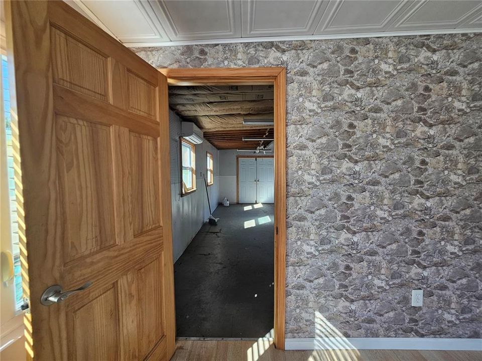 待售: $110,000 (2 贝兹, 1 浴室, 1258 平方英尺)