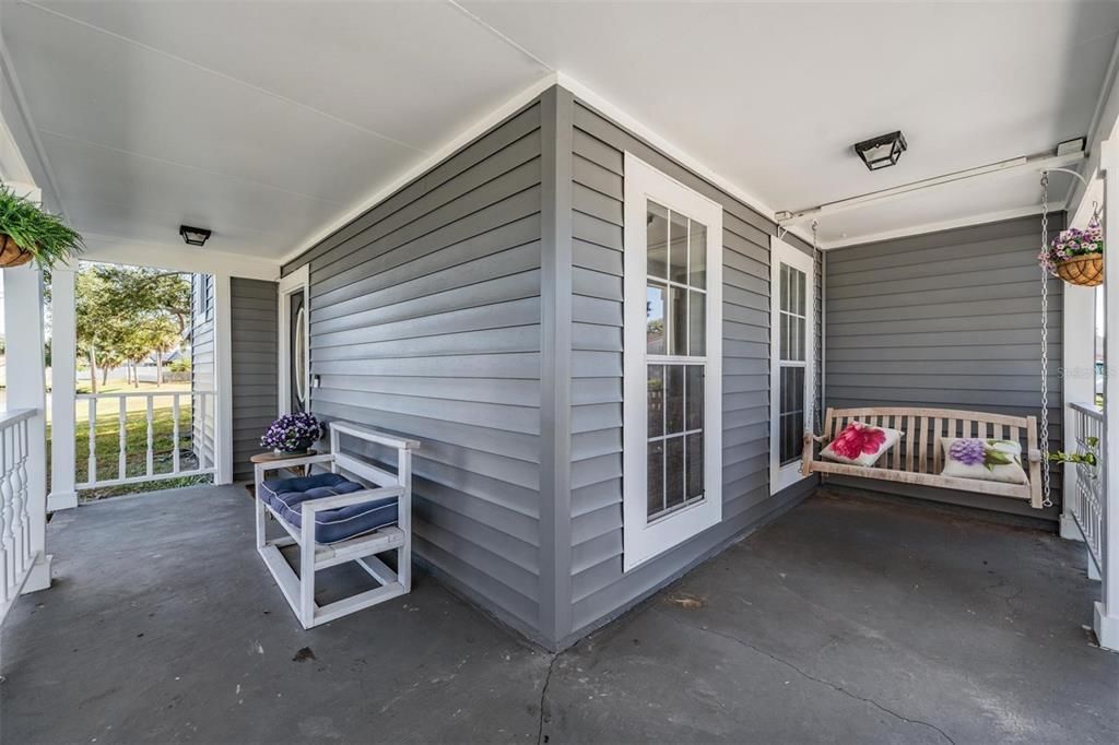 Active With Contract: $387,900 (3 beds, 2 baths, 1429 Square Feet)