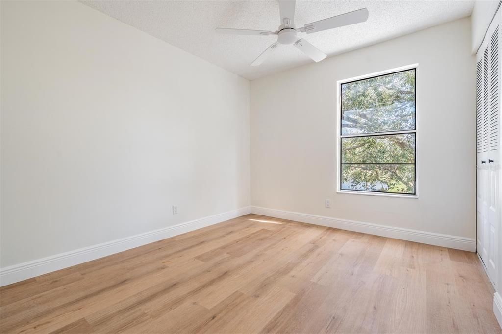 Active With Contract: $387,900 (3 beds, 2 baths, 1429 Square Feet)