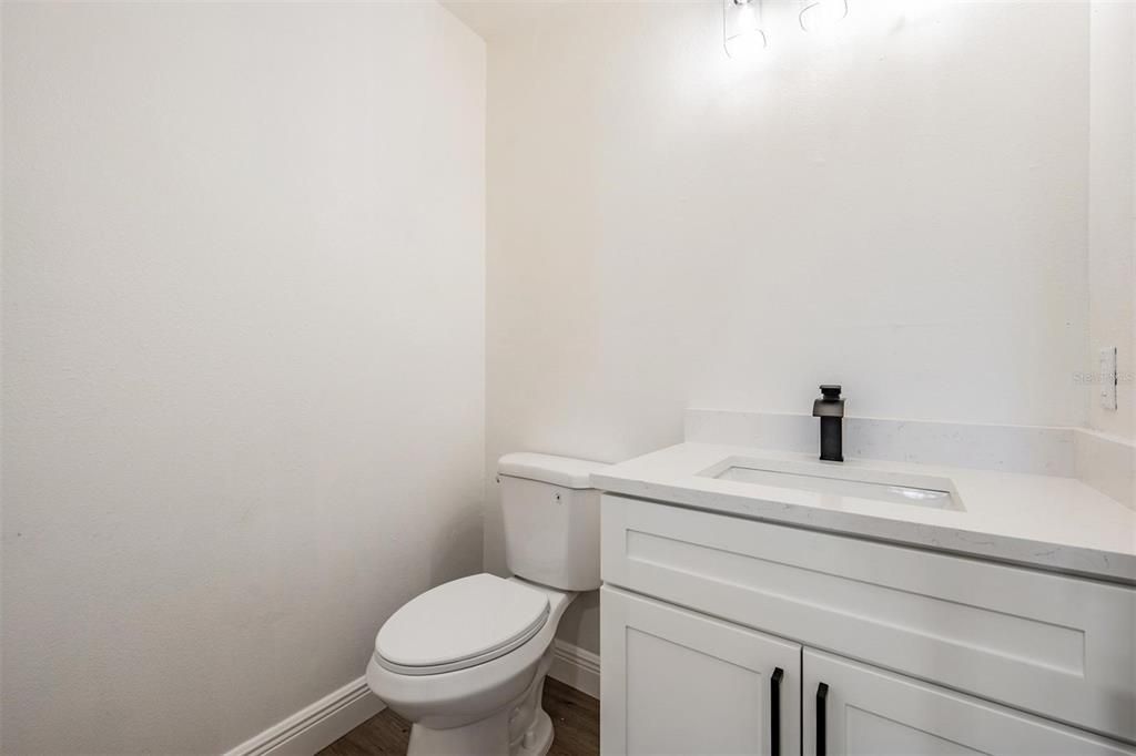 Active With Contract: $387,900 (3 beds, 2 baths, 1429 Square Feet)