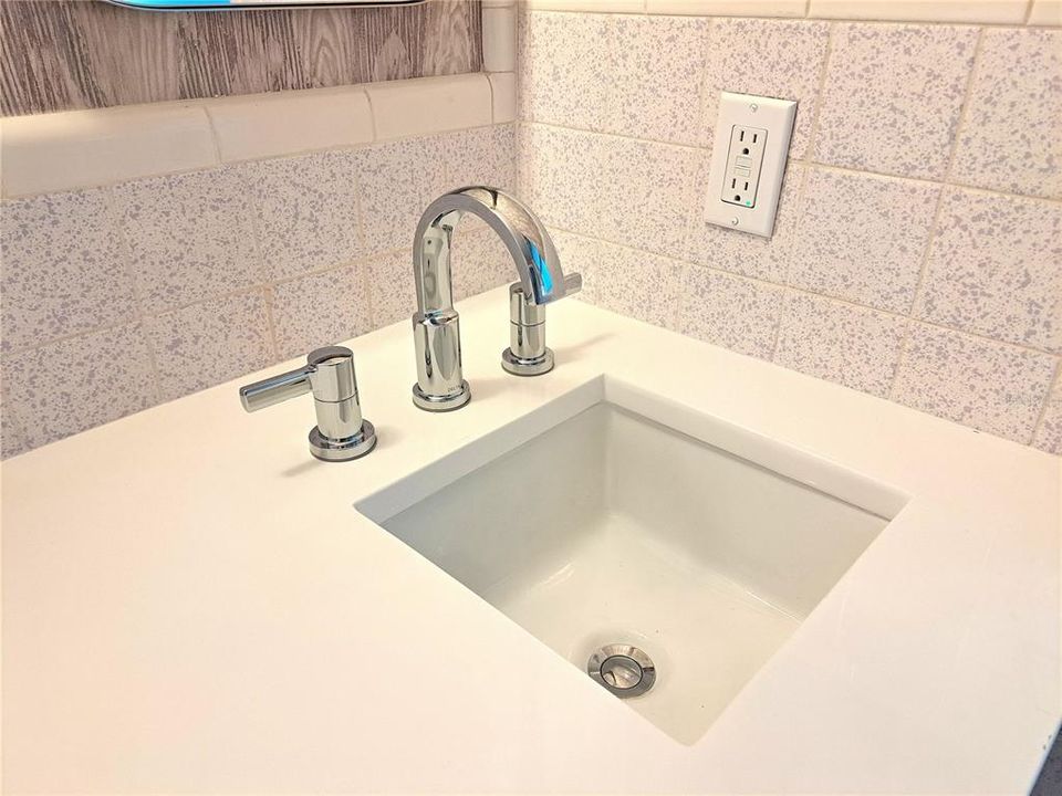 出租: $3,150 (3 贝兹, 2 浴室, 1408 平方英尺)