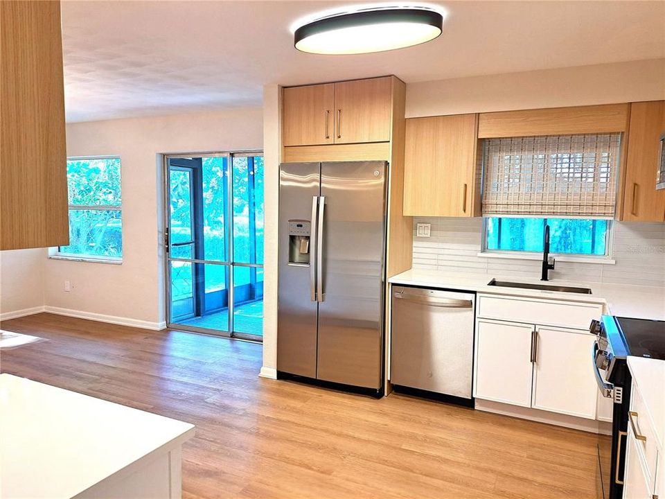 出租: $3,150 (3 贝兹, 2 浴室, 1408 平方英尺)