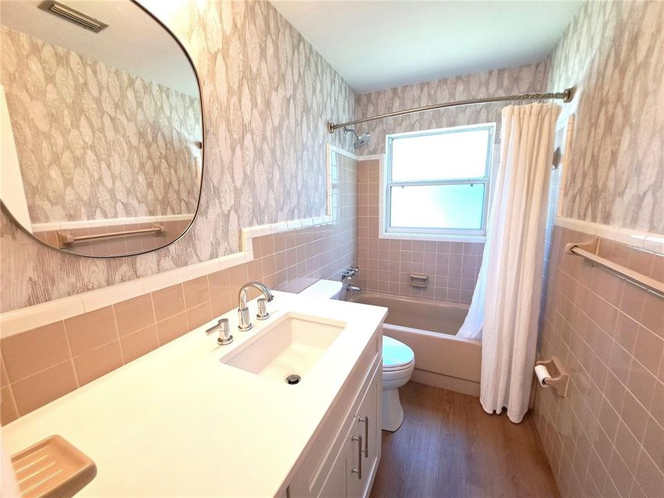 出租: $3,150 (3 贝兹, 2 浴室, 1408 平方英尺)