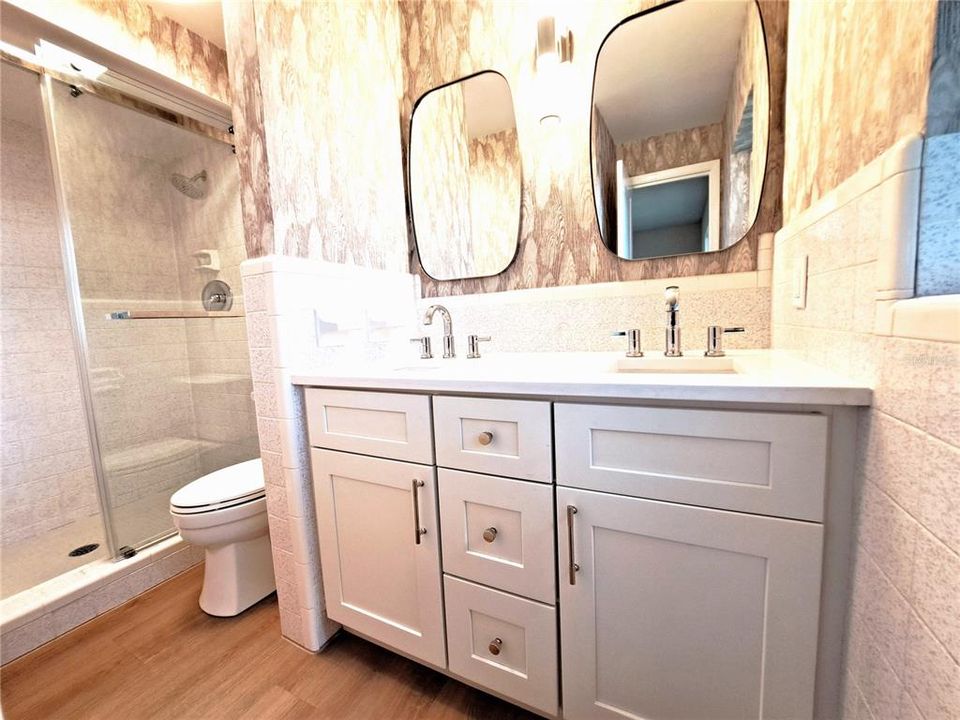 出租: $3,150 (3 贝兹, 2 浴室, 1408 平方英尺)