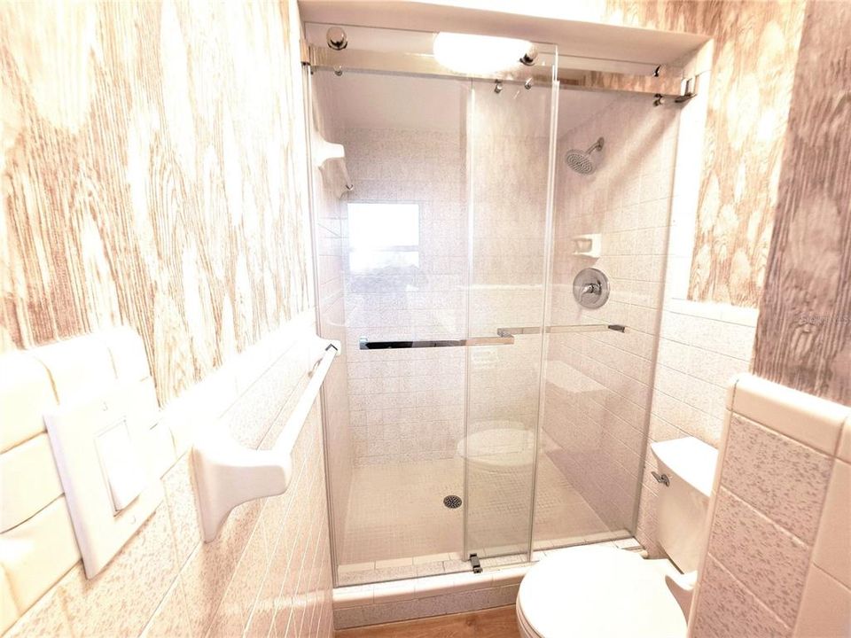 出租: $3,150 (3 贝兹, 2 浴室, 1408 平方英尺)