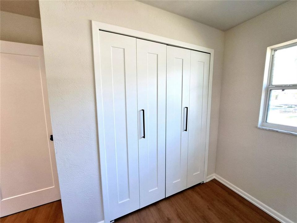 出租: $3,150 (3 贝兹, 2 浴室, 1408 平方英尺)