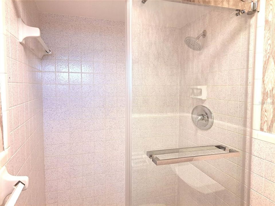 出租: $3,150 (3 贝兹, 2 浴室, 1408 平方英尺)