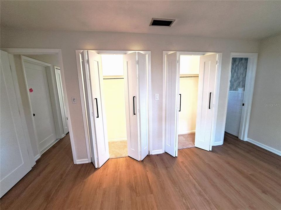 出租: $3,150 (3 贝兹, 2 浴室, 1408 平方英尺)