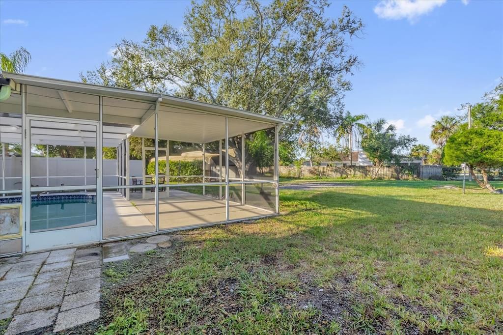 На продажу: $235,000 (2 спален, 1 ванн, 858 Квадратных фут)