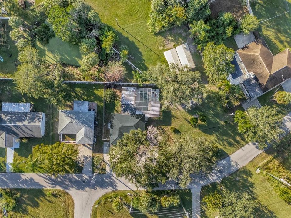 На продажу: $235,000 (2 спален, 1 ванн, 858 Квадратных фут)