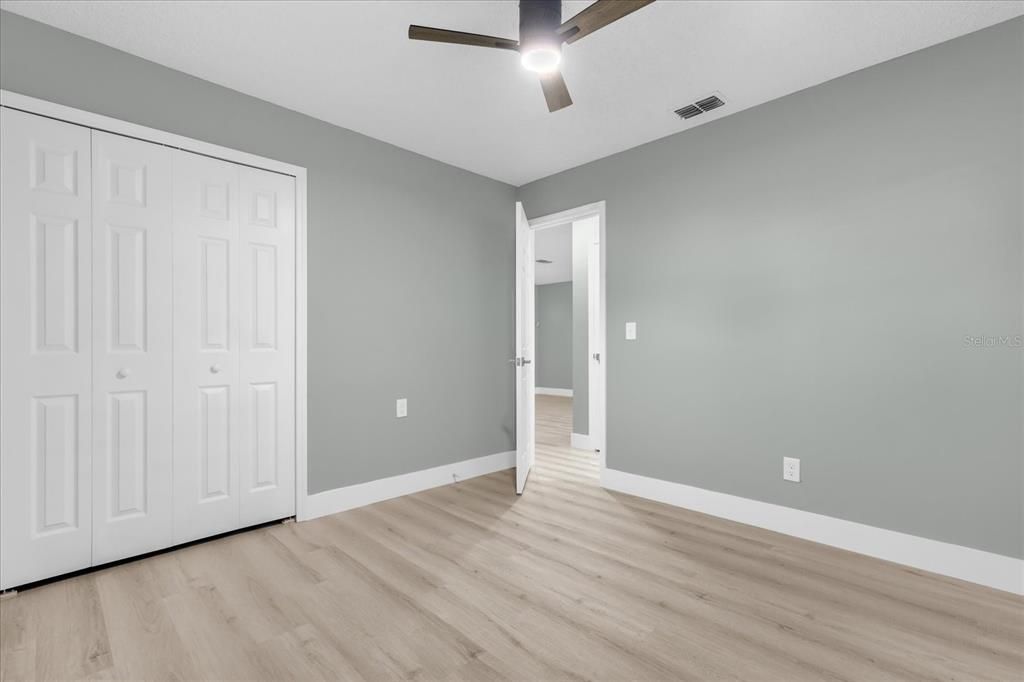 На продажу: $235,000 (2 спален, 1 ванн, 858 Квадратных фут)