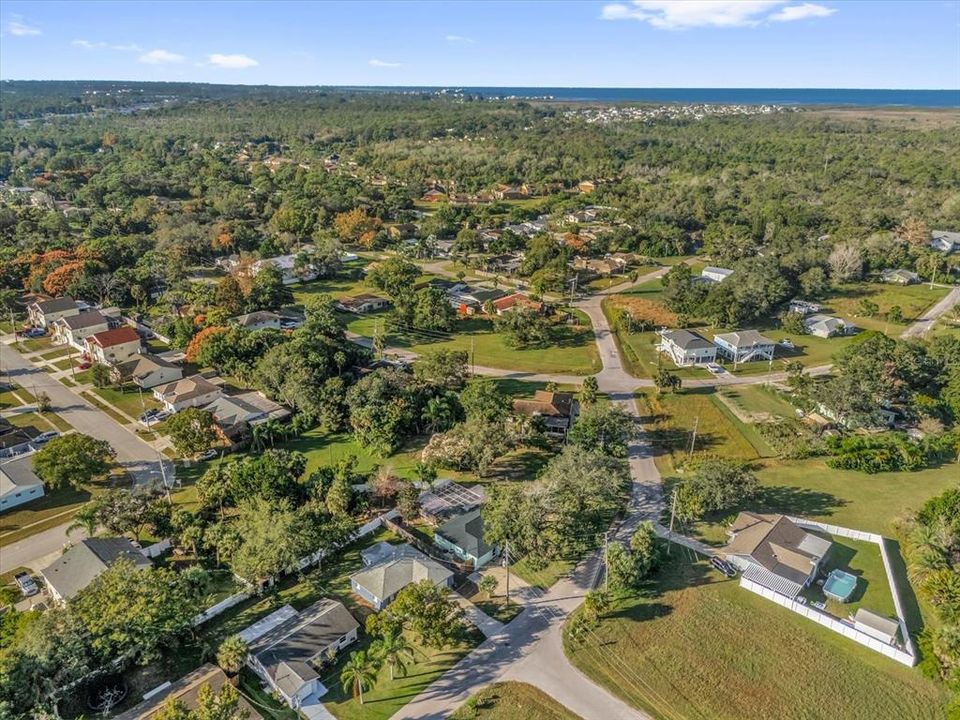 На продажу: $235,000 (2 спален, 1 ванн, 858 Квадратных фут)