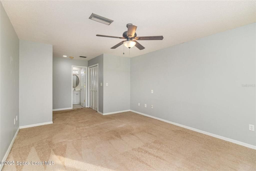 Active With Contract: $245,000 (2 beds, 2 baths, 1388 Square Feet)