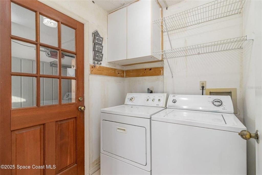 Active With Contract: $245,000 (2 beds, 2 baths, 1388 Square Feet)